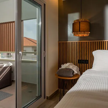 The Mall Luxury Apartment *
