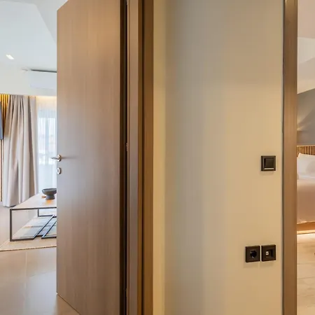 The Mall Luxury Apartment *